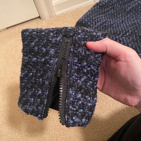 Young Threads Blue and Black Jacket Size L - Picture 5 of 7